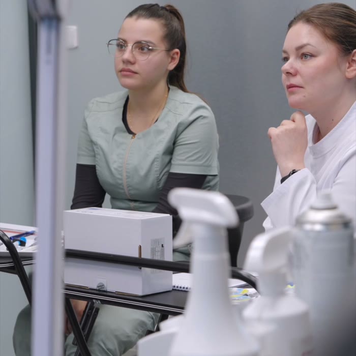 Участницы курса по титановой нити